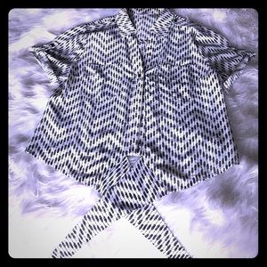 Black & white short sleeve button down blouse